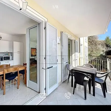 & Cosy, 4 Pers, 1 Bedroom With Balcony Apartment *