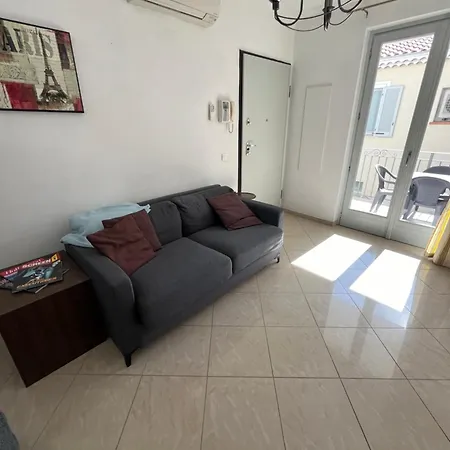 Apartment & Cosy, 4 Pers, 1 Bedroom With Balcony *